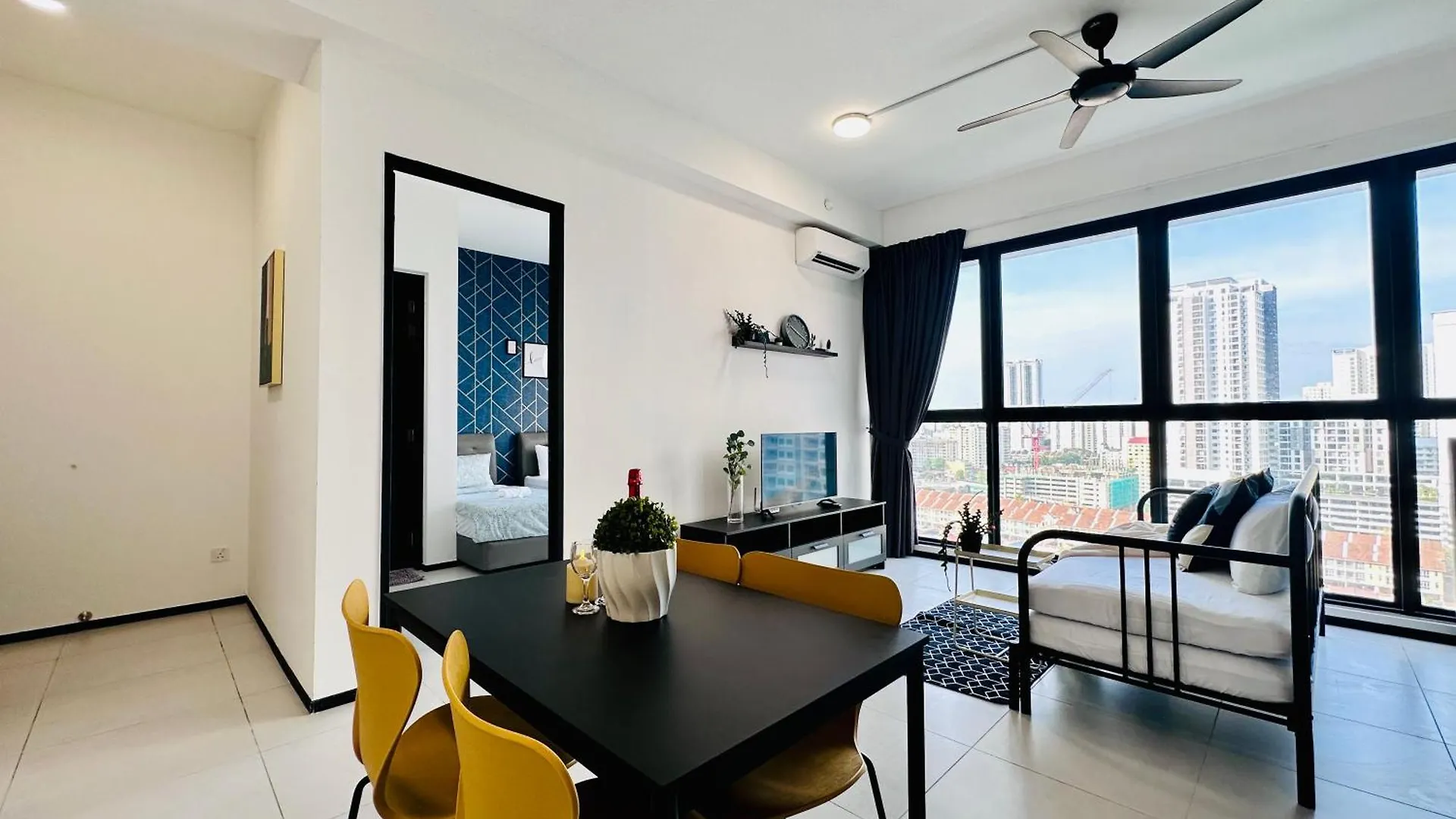 New 2Br Or 3Br Homey Getaway Stay 7 To 10 Pax At Urban Suites, Georgetown By Urban Staycation Lod Jelutong 0*,