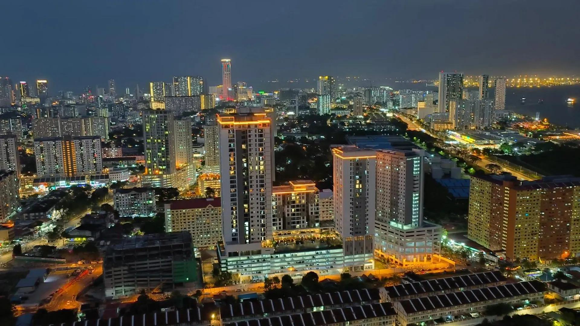 Apartment New 2Br Or 3Br Homey Getaway Stay 7 To 10 Pax At Urban Suites, Georgetown By Urban Staycation Lod Jelutong