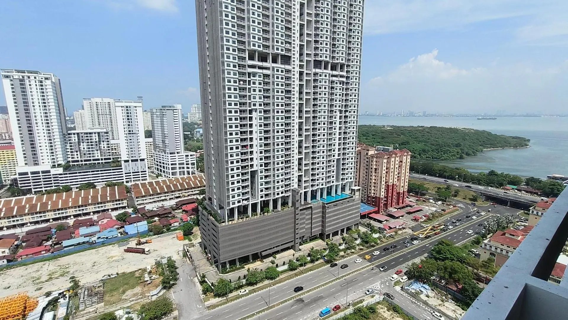 New 2Br Or 3Br Homey Getaway Stay 7 To 10 Pax At Urban Suites, Georgetown By Urban Staycation Lod Jelutong 0*,  Malaysia