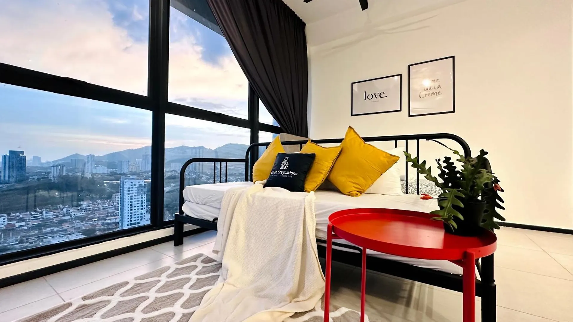 New 2Br Or 3Br Homey Getaway Stay 7 To 10 Pax At Urban Suites, Georgetown By Urban Staycation Lod Jelutong Apartment