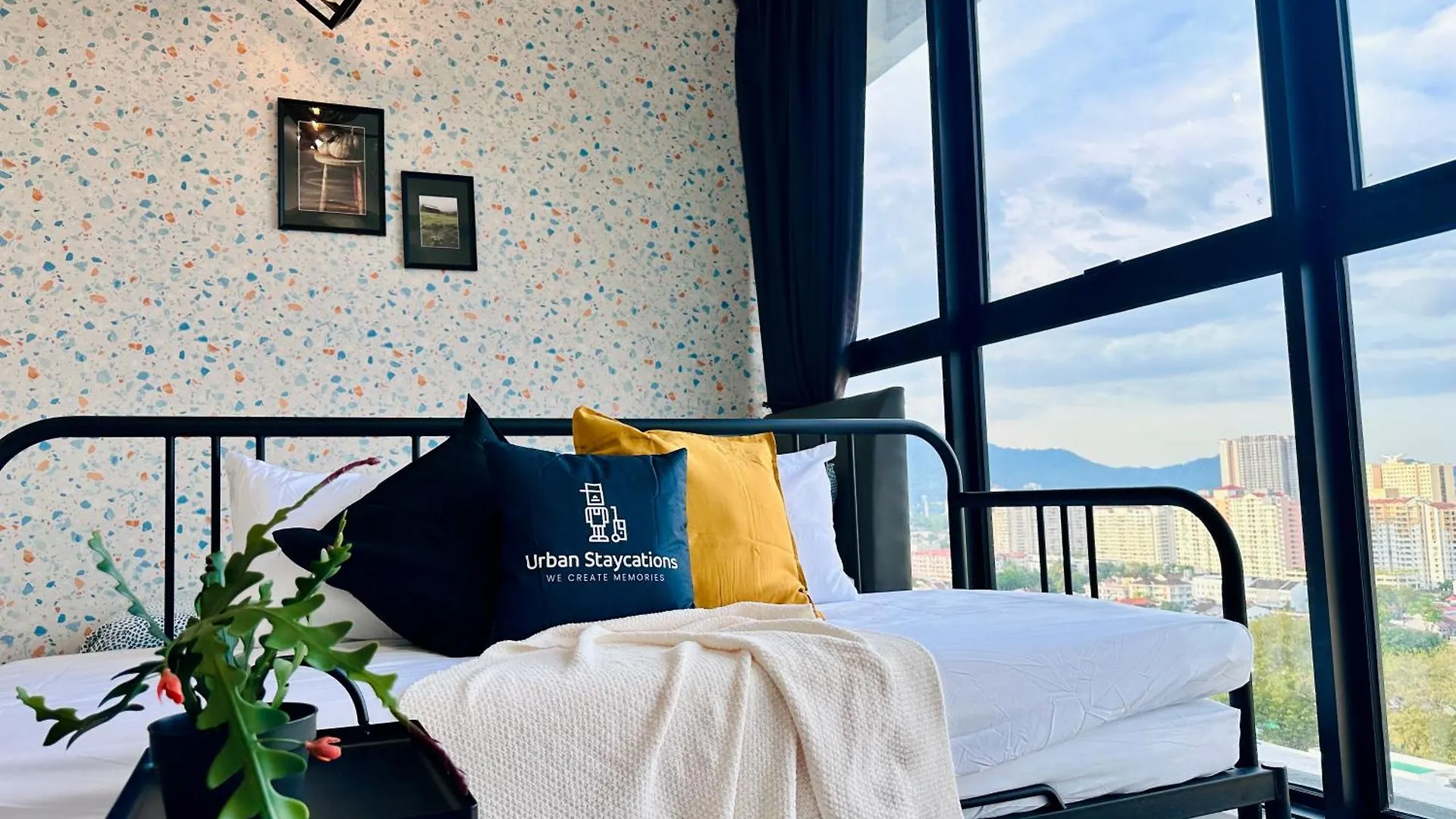 New 2Br Or 3Br Homey Getaway Stay 7 To 10 Pax At Urban Suites, Georgetown By Urban Staycation Lod Jelutong