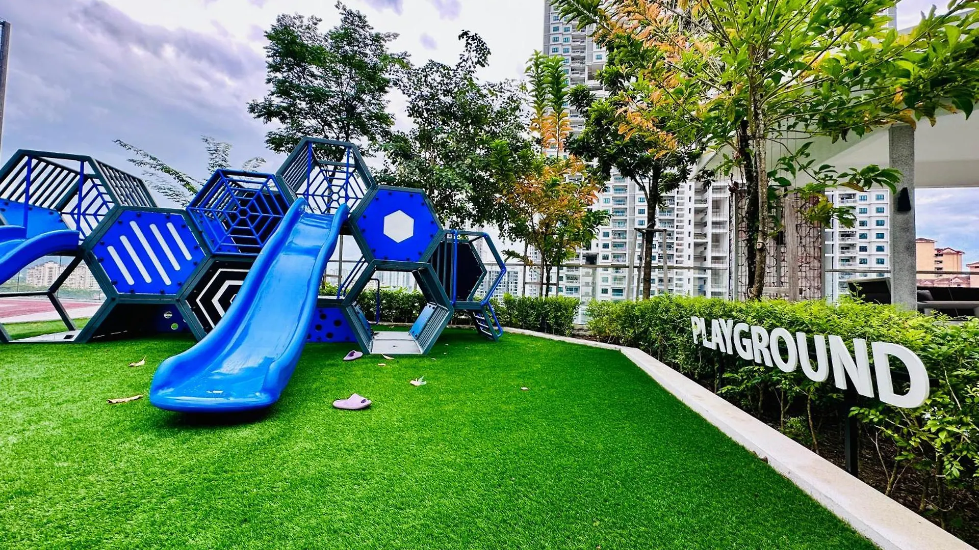 New 2Br Or 3Br Homey Getaway Stay 7 To 10 Pax At Urban Suites, Georgetown By Urban Staycation Lod Jelutong
