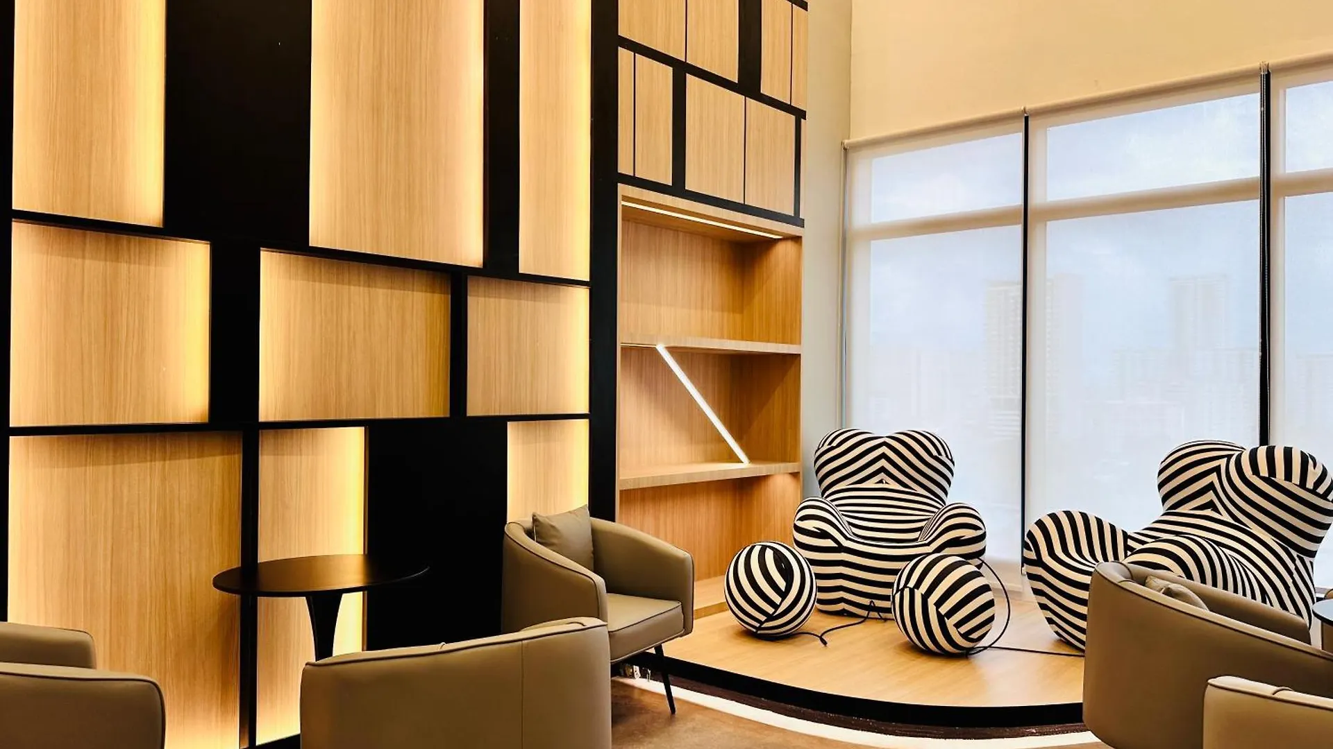 New 2Br Or 3Br Homey Getaway Stay 7 To 10 Pax At Urban Suites, Georgetown By Urban Staycation Lod Jelutong 0*,