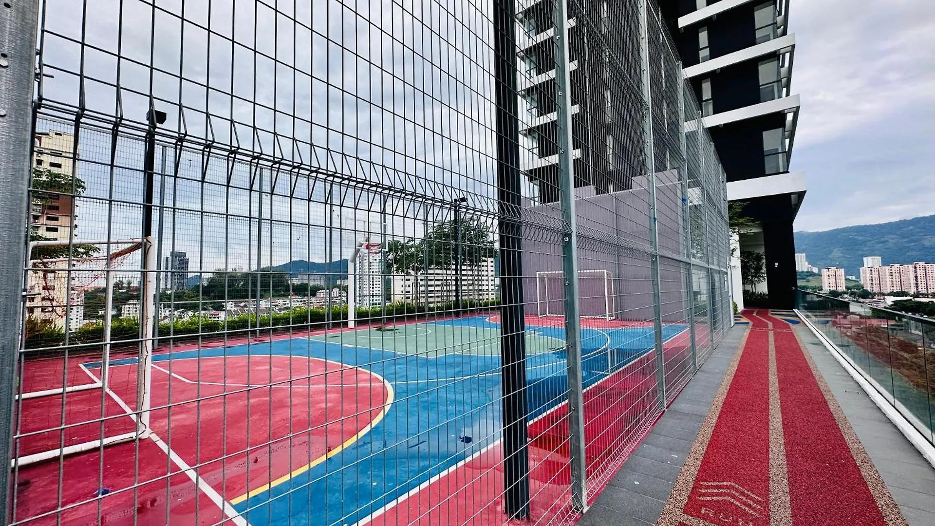 New 2Br Or 3Br Homey Getaway Stay 7 To 10 Pax At Urban Suites, Georgetown By Urban Staycation Lod Jelutong Malaysia