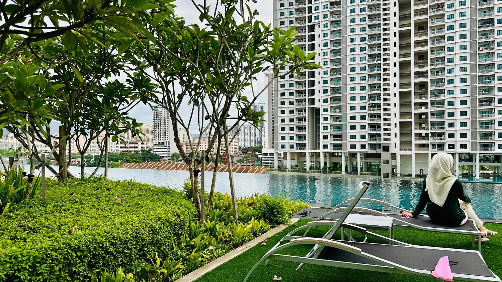 New 2Br Or 3Br Homey Getaway Stay 7 To 10 Pax At Urban Suites, Georgetown By Urban Staycation Lod Jelutong