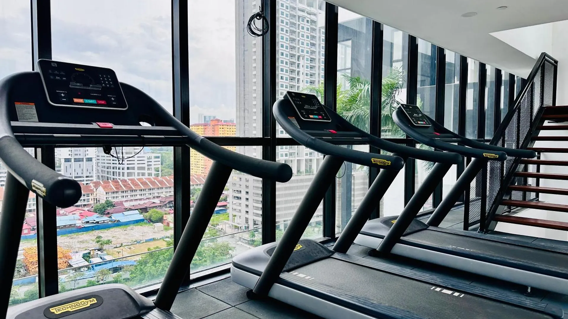 New 2Br Or 3Br Homey Getaway Stay 7 To 10 Pax At Urban Suites, Georgetown By Urban Staycation Lod Jelutong