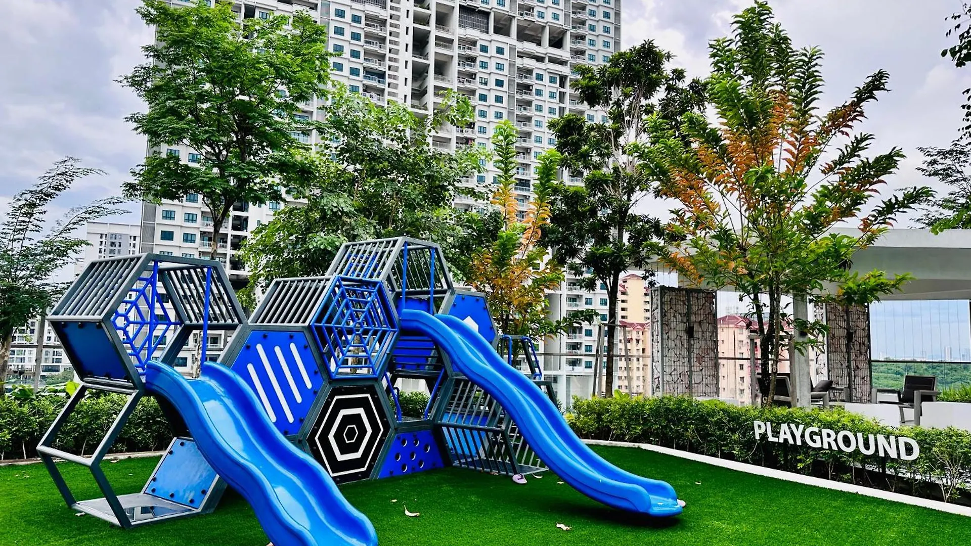 New 2Br Or 3Br Homey Getaway Stay 7 To 10 Pax At Urban Suites, Georgetown By Urban Staycation Lod Jelutong Apartment