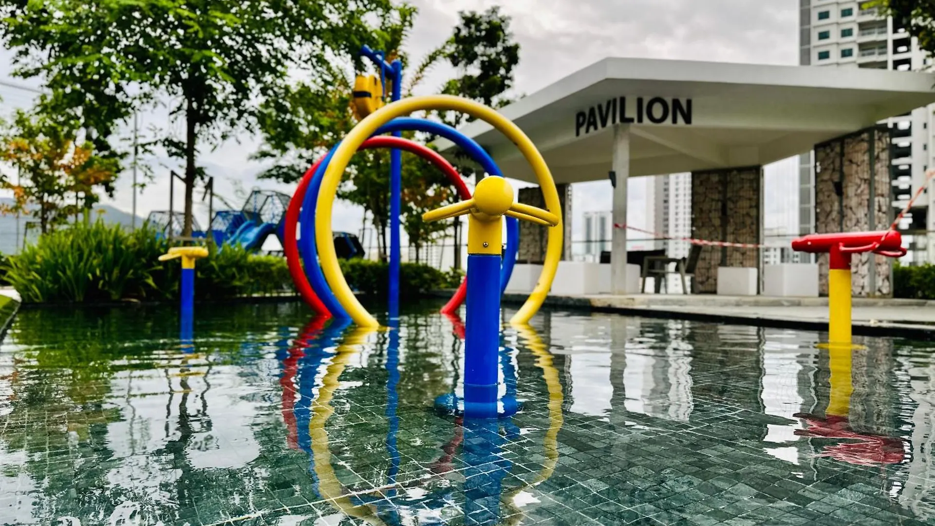 New 2Br Or 3Br Homey Getaway Stay 7 To 10 Pax At Urban Suites, Georgetown By Urban Staycation Lod Jelutong 0*,