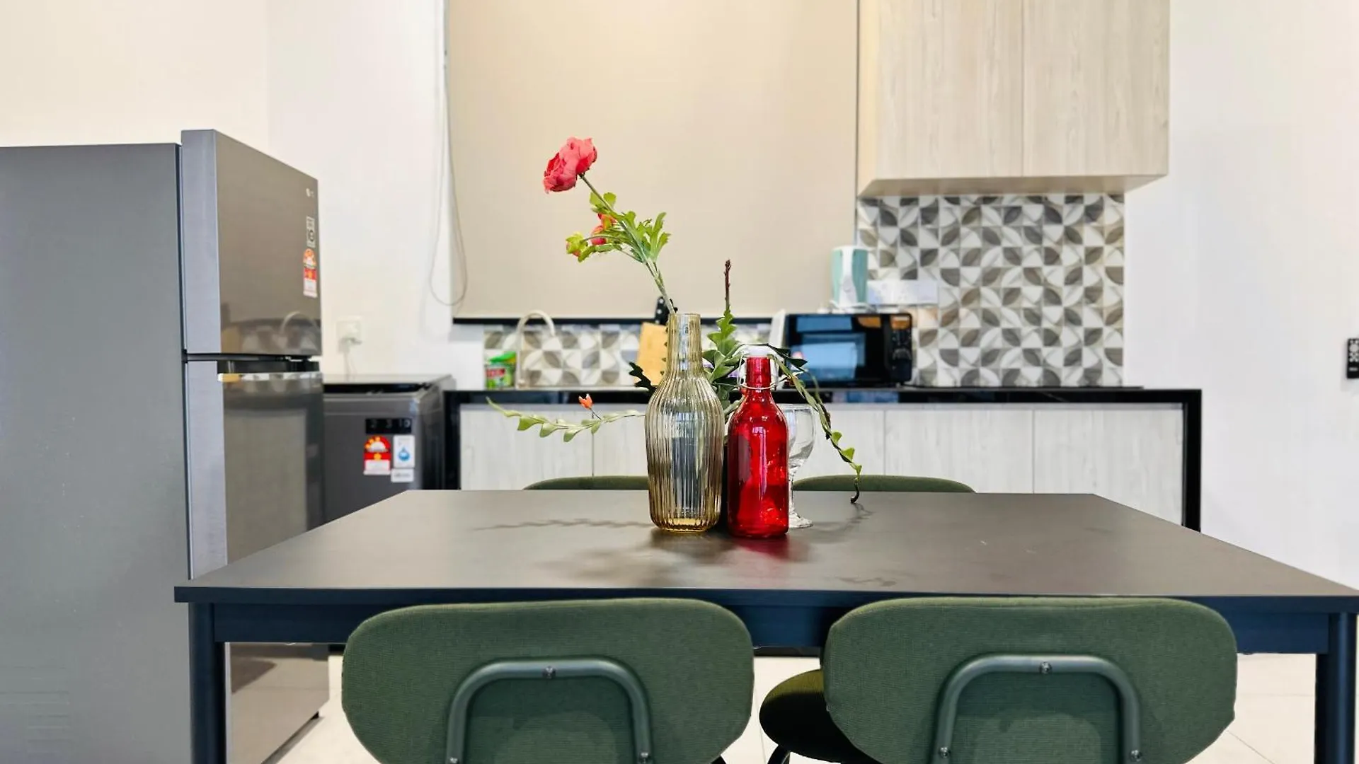 New 2Br Or 3Br Homey Getaway Stay 7 To 10 Pax At Urban Suites, Georgetown By Urban Staycation Lod Jelutong